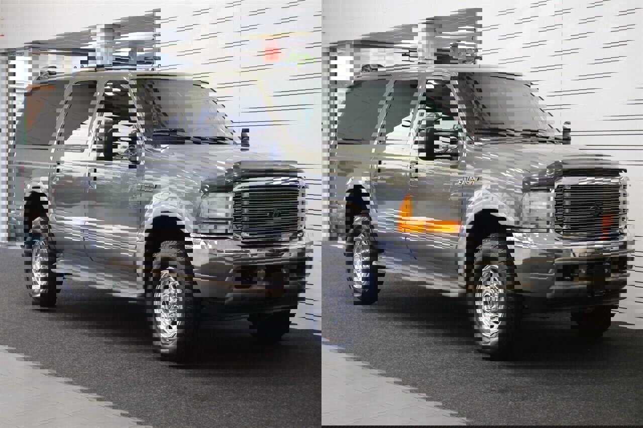 Used 2001 Ford Excursion Limited image 2