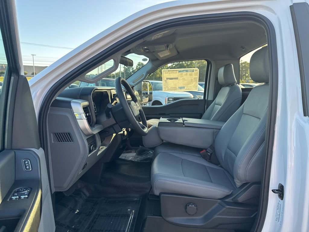 New 2026 Ford F450 XL w/ XL Chrome Package image 9