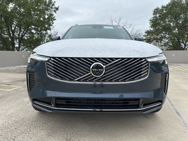 New 2026 Volvo XC90 B6 Plus w/ Protection Package Premier image 2
