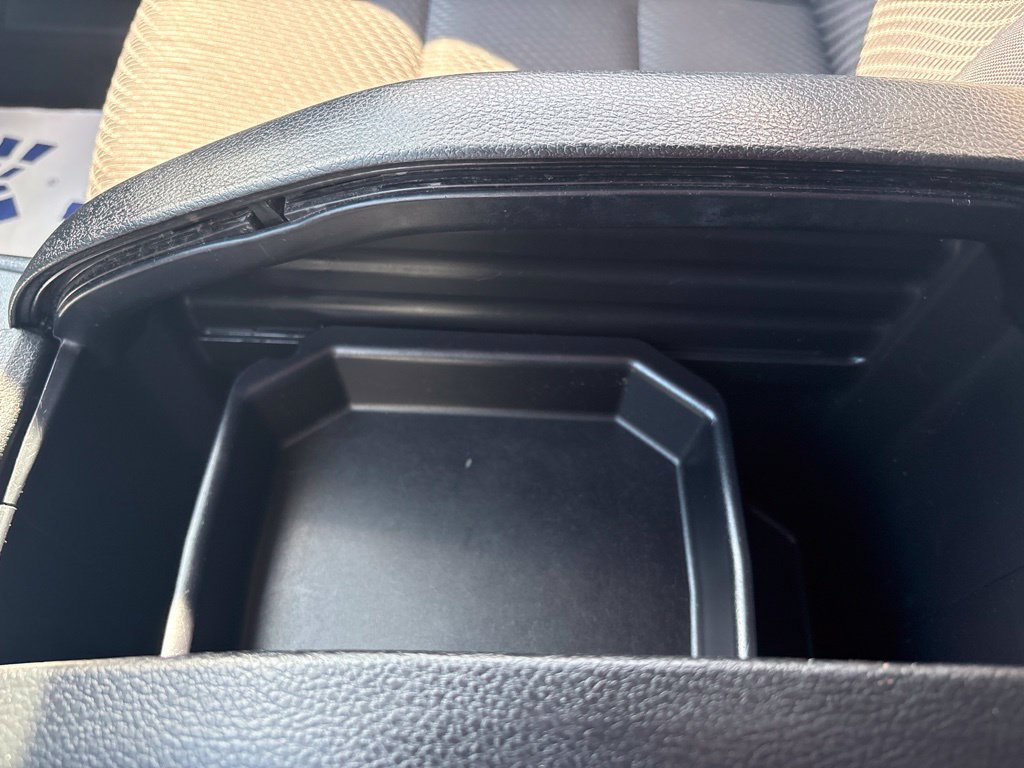 Used 2019 Toyota Highlander LE AWD/4WD image 25