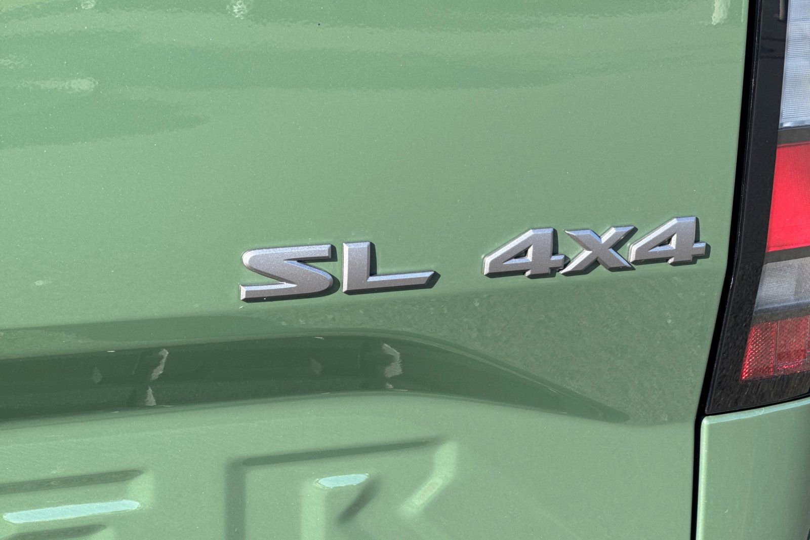 Used 2024 Nissan Frontier SL w/ Technology Package image 33