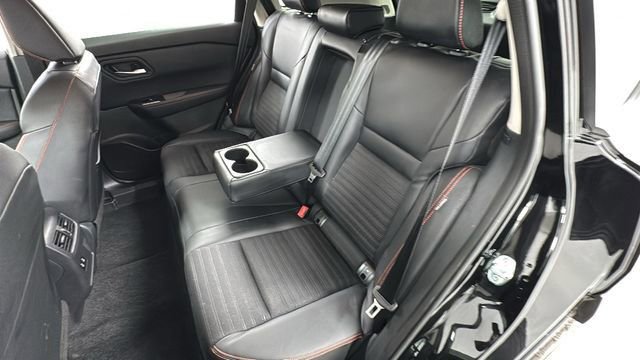 Certified 2025 Nissan Rogue SV image 12