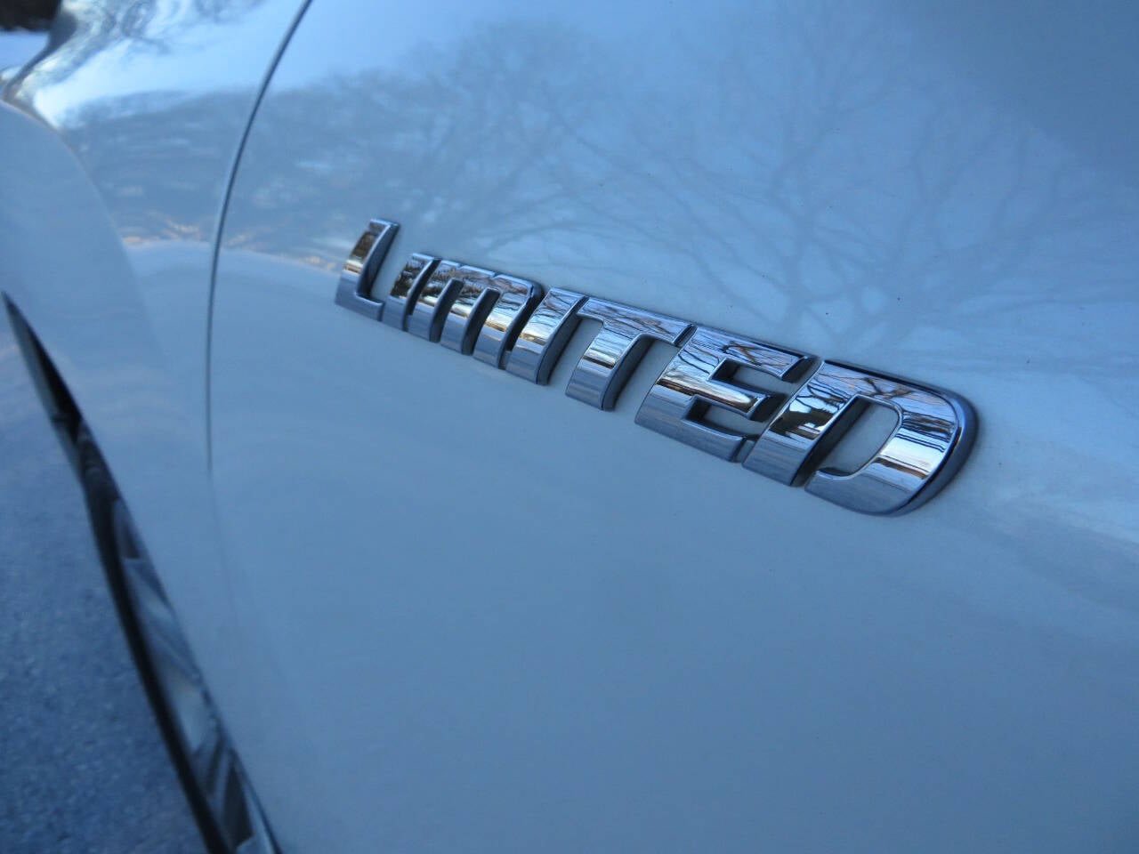 Used 2011 Toyota Highlander Limited w/ Tow Pkg image 26