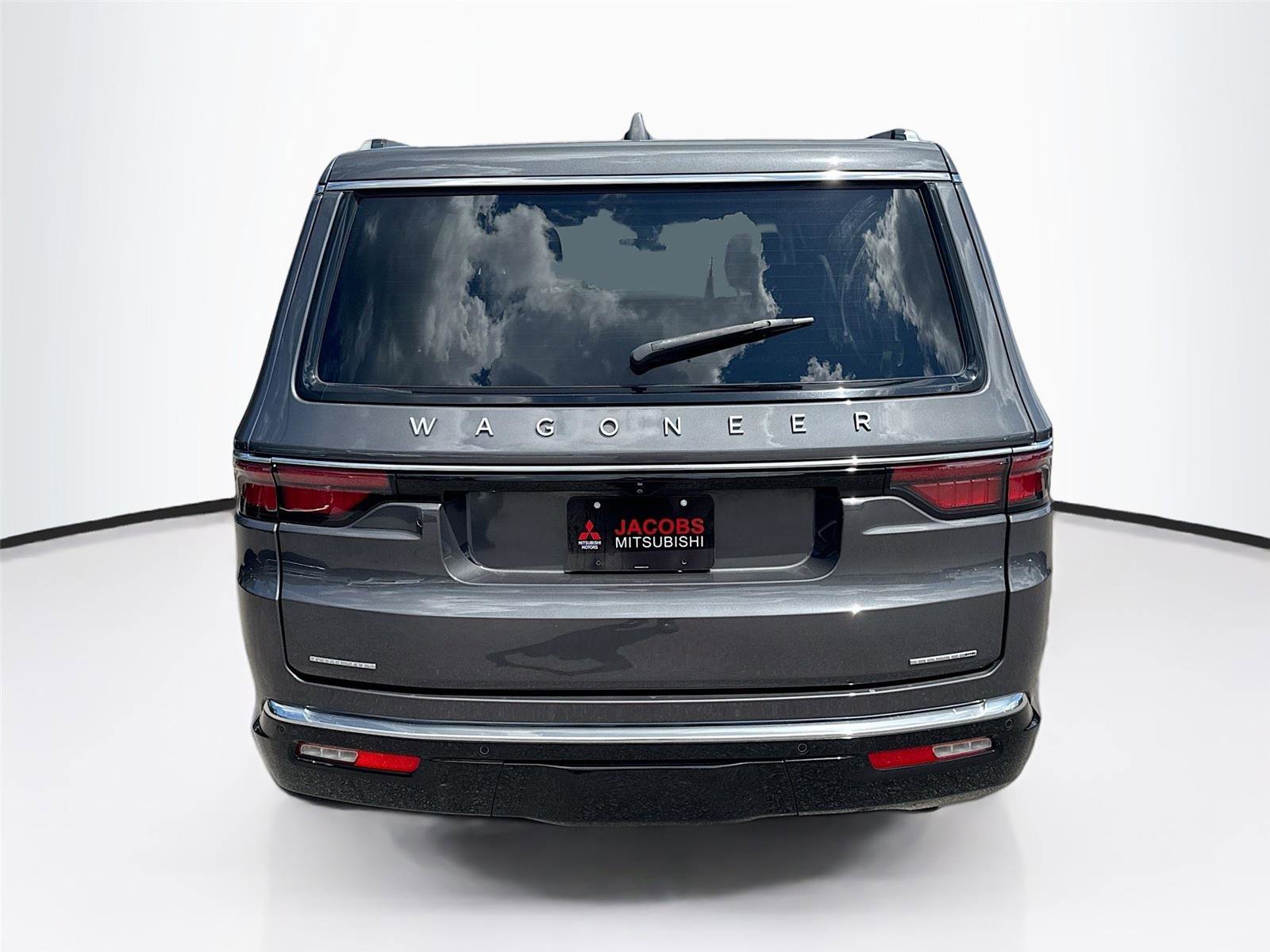 Used 2022 Jeep Wagoneer Series III w/ Flexible Seating Group image 6