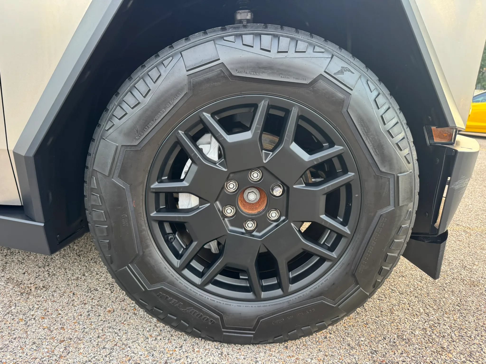 Used 2024 Tesla Cybertruck AWD Crew Cab image 14