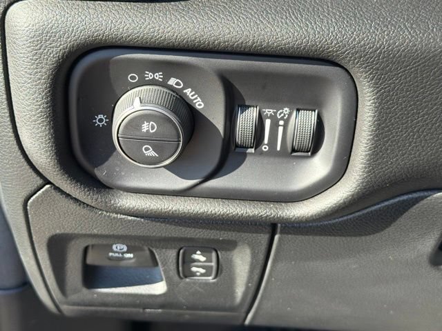 Used 2023 RAM 1500 Laramie AWD/4WD image 31