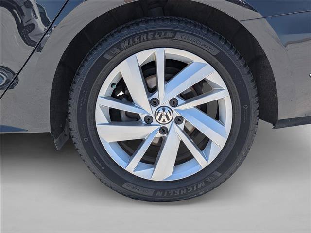 Used 2018 Volkswagen Passat 2.0T SE FWD image 22