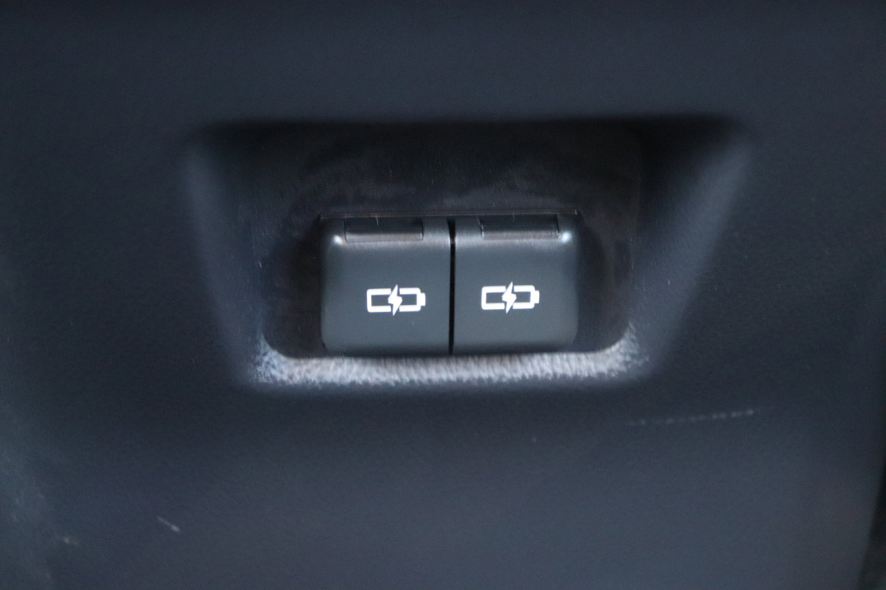 Used 2025 Toyota RAV4 XLE image 22