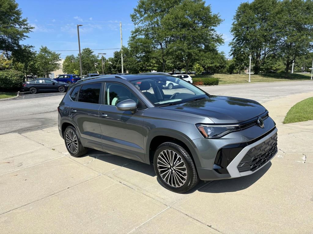 New 2025 Volkswagen Taos SE