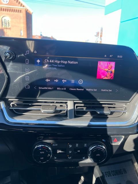 New 2026 Chevrolet Trax RS w/ Sunroof Package image 30