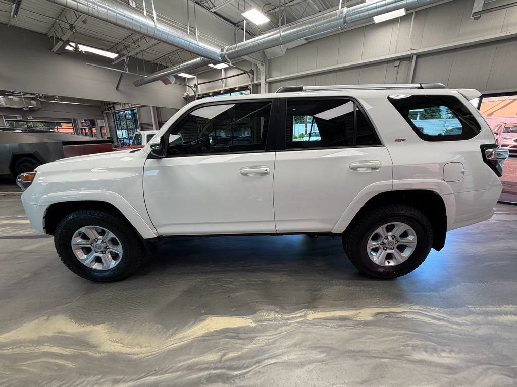 Used 2022 Toyota 4Runner SR5 Premium w/ Moonroof Package AWD/4WD image 44