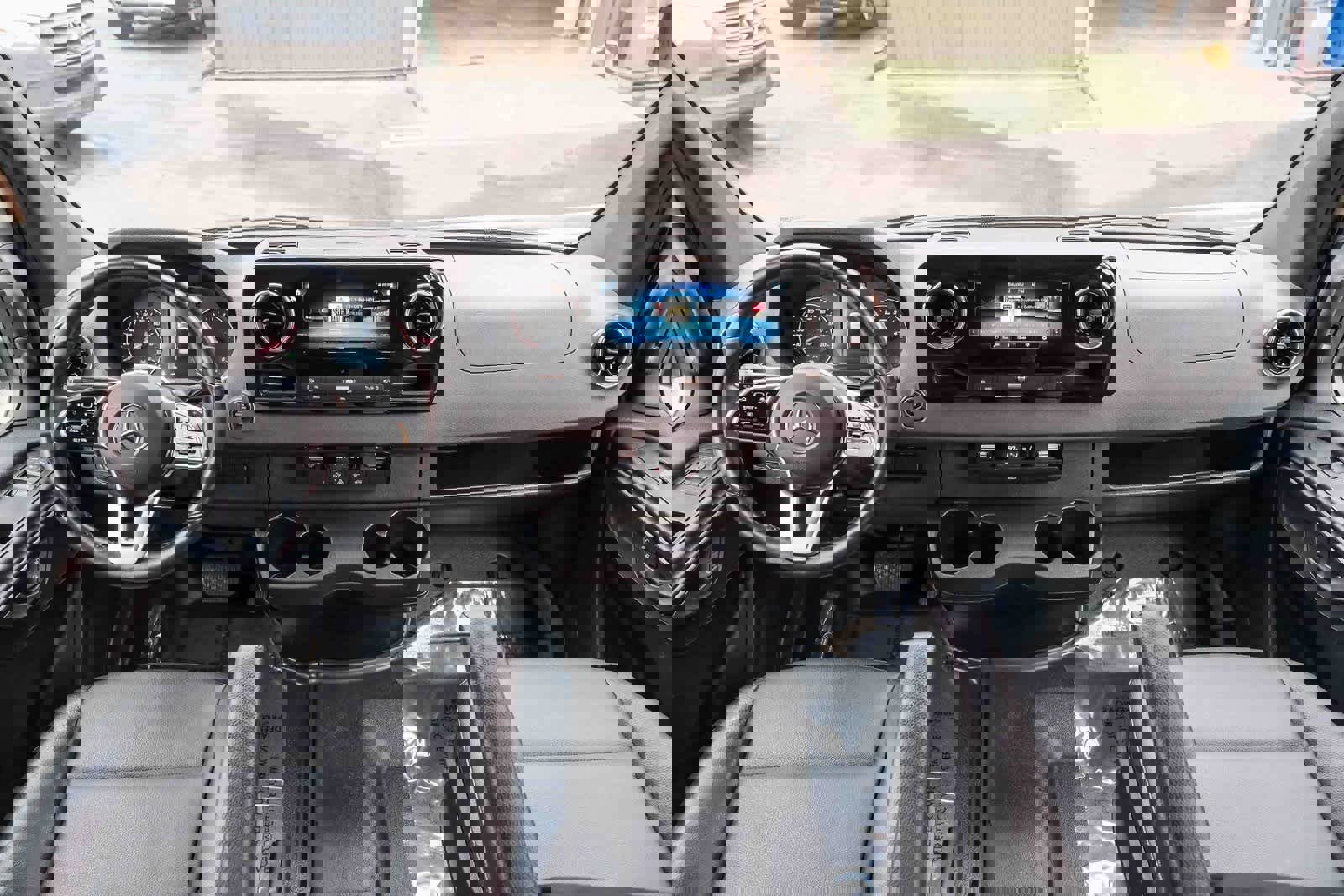 Used 2024 Mercedes-Benz Sprinter 2500 image 13