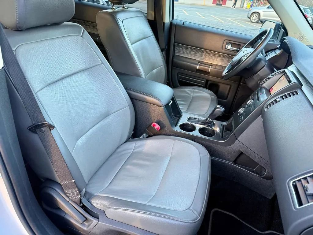 Used 2019 Ford Flex SEL w/ Equipment Group 202A AWD/4WD image 18