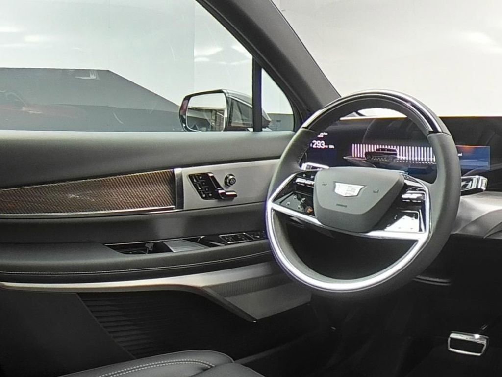 New 2026 Cadillac Vistiq Luxury w/ LPO, Floor Liner Package image 9