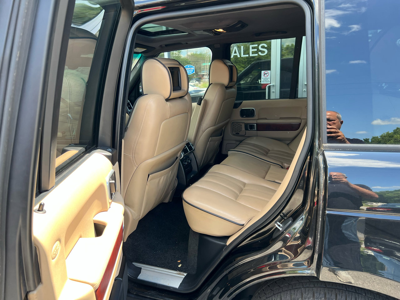 Used 2011 Land Rover Range Rover Supercharged image 14