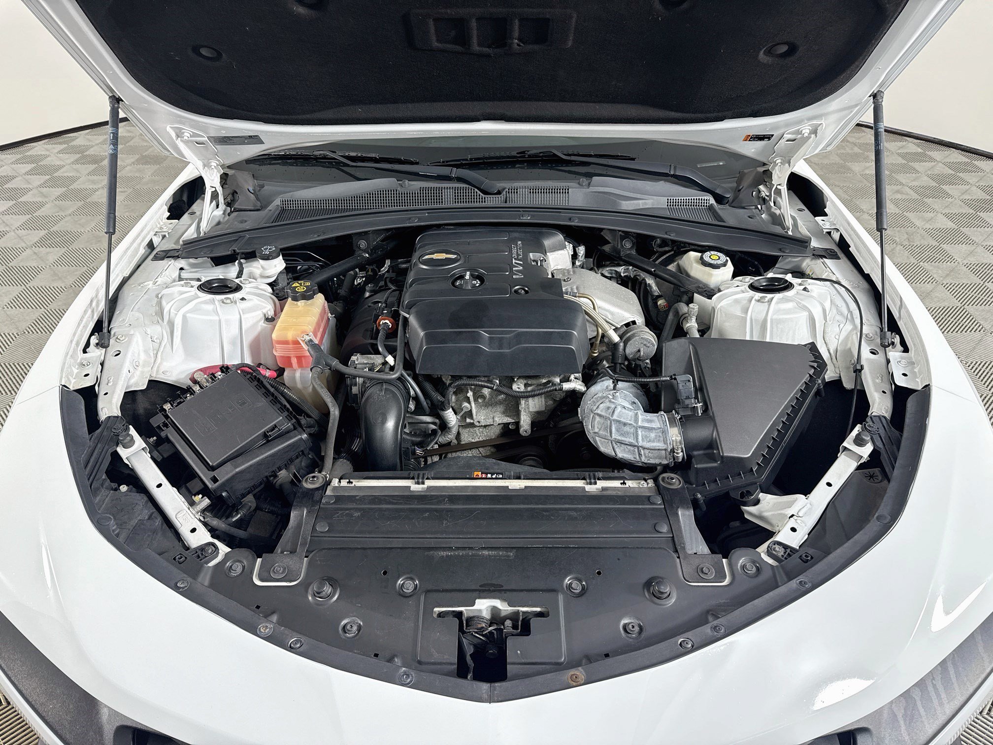 Used 2019 Chevrolet Camaro LT RWD image 37