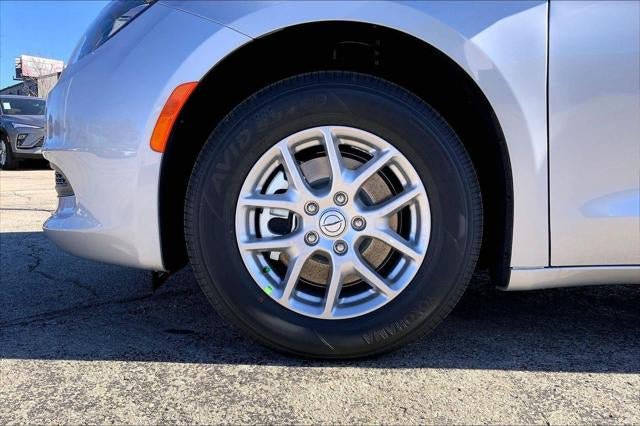 New 2026 Chrysler Voyager LX FWD image 39