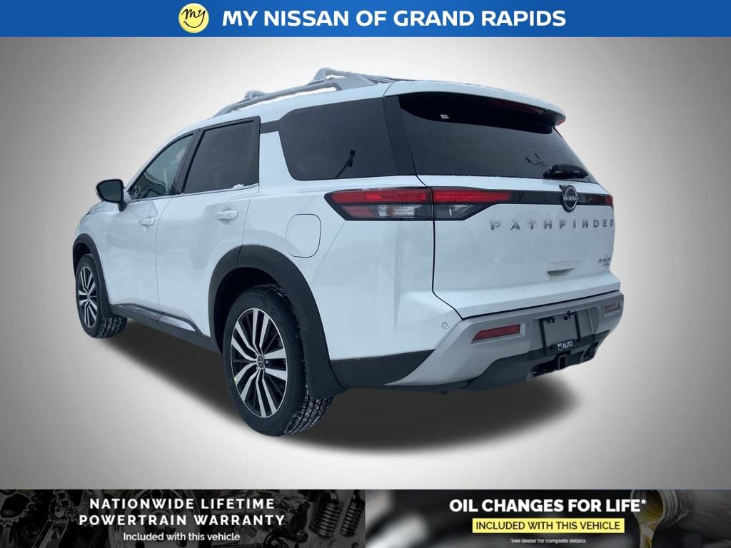 New 2025 Nissan Pathfinder Platinum image 5