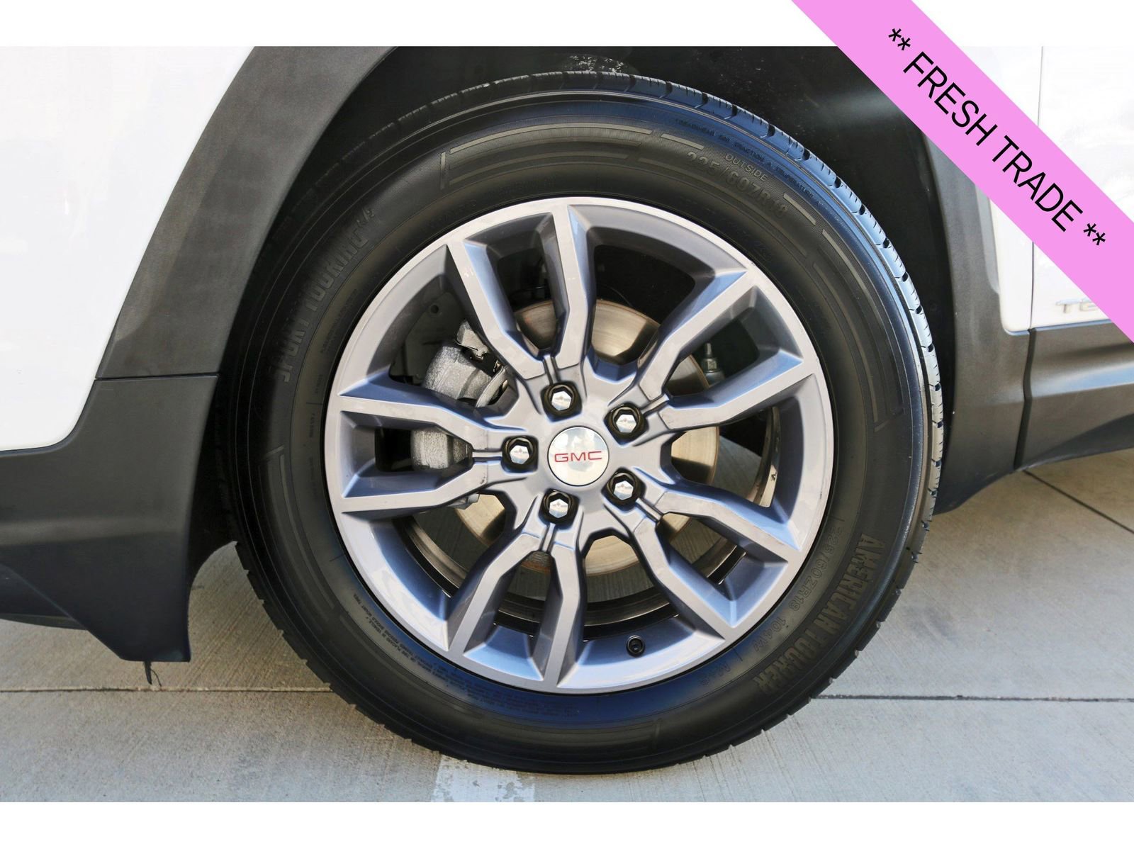 Used 2024 GMC Terrain SLT image 25