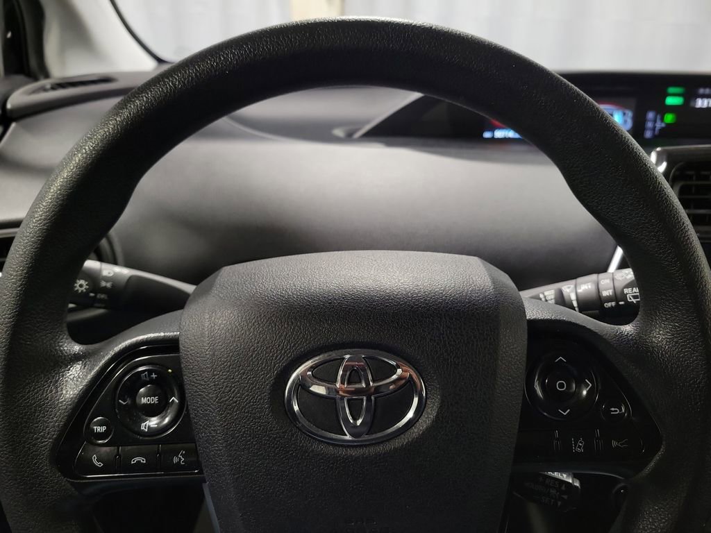 Used 2022 Toyota Prius LE image 14