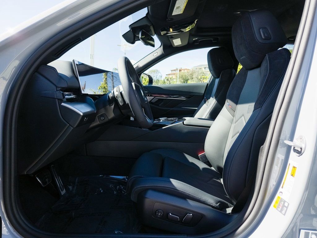New 2026 BMW i5 eDrive40 w/ M Sport Package image 7