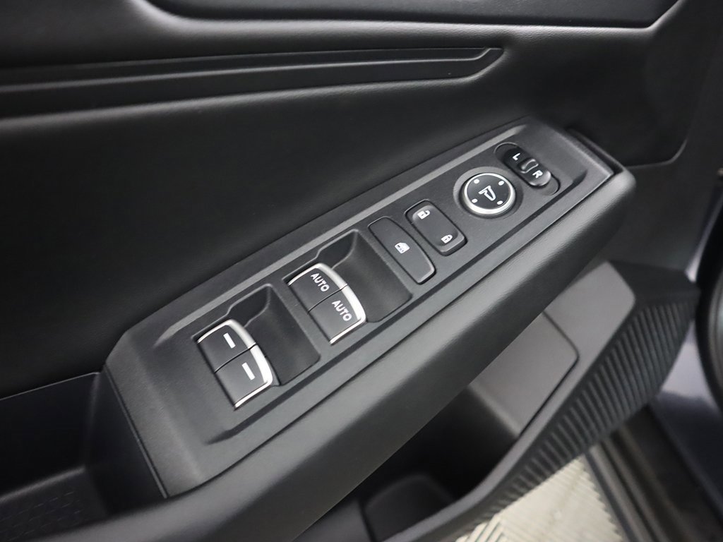 Certified 2025 Honda Accord SE image 38