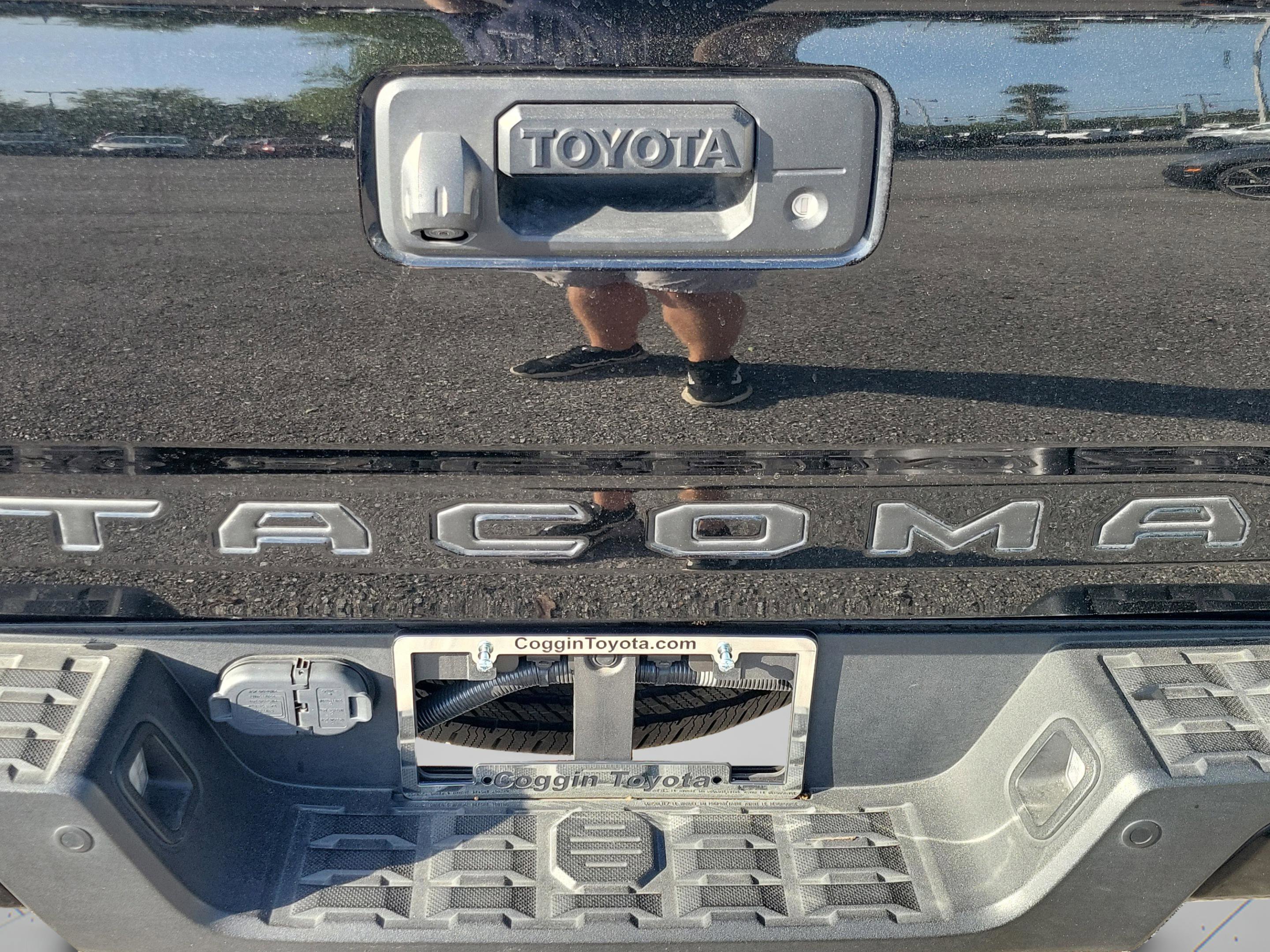Used 2023 Toyota Tacoma TRD Sport w/ TRD Premium Sport Package image 21