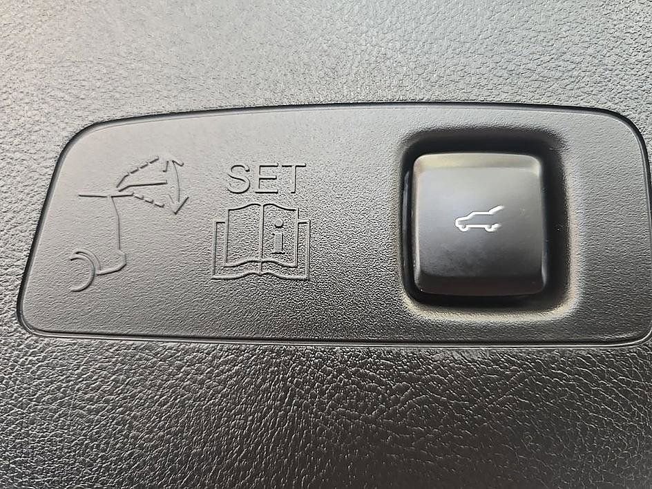 Used 2025 Lincoln Corsair AWD w/ Equipment Group 101A image 32