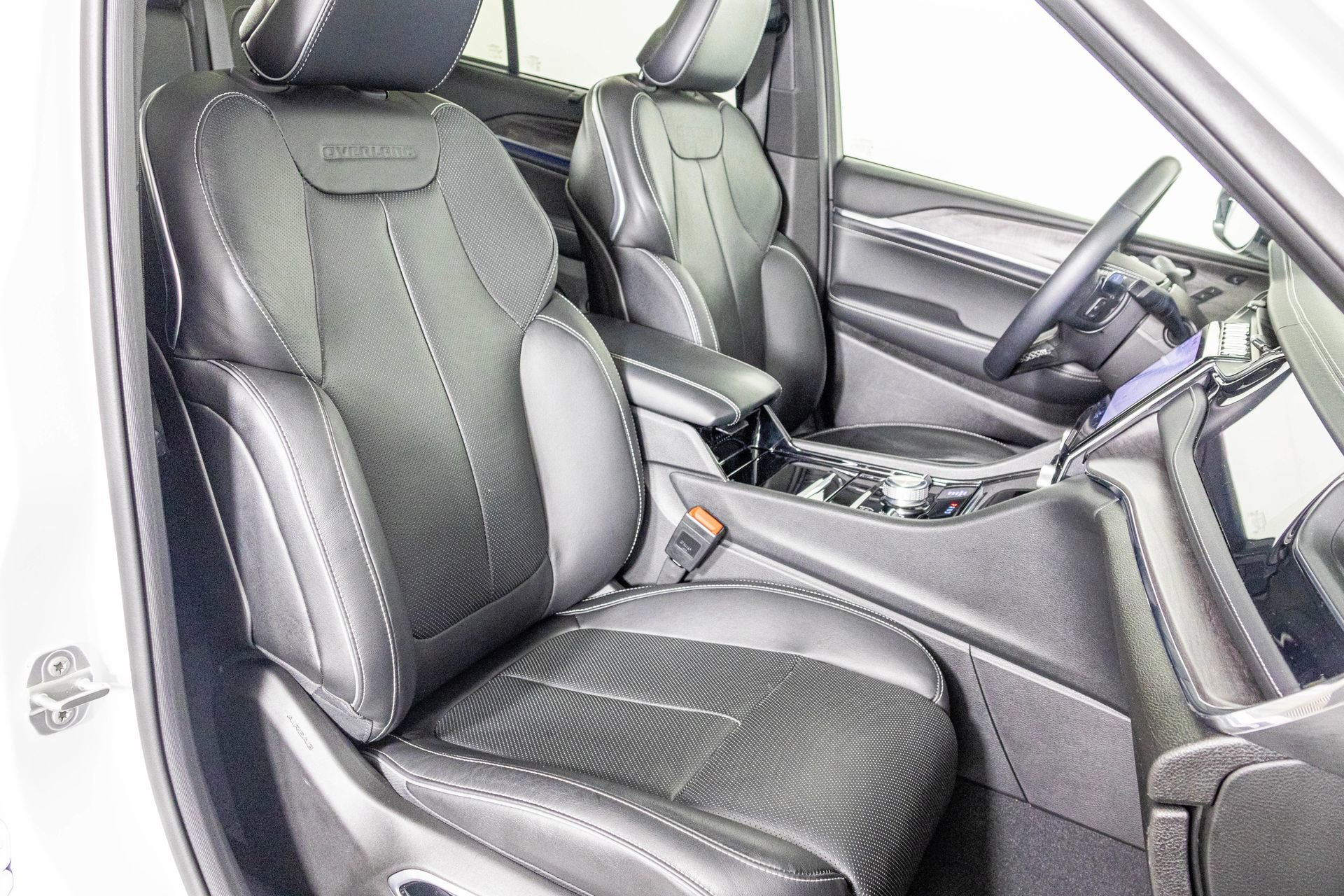 Used 2023 Jeep Grand Cherokee Overland w/ Adv Protech Group III image 41