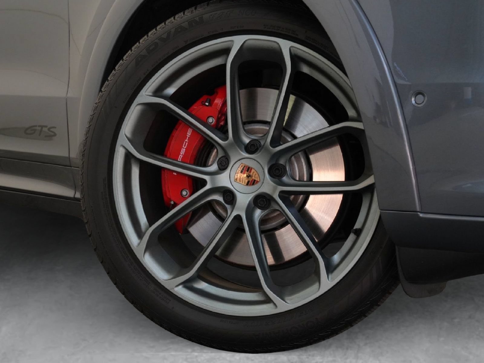 Used 2026 Porsche Cayenne GTS AWD/4WD image 3