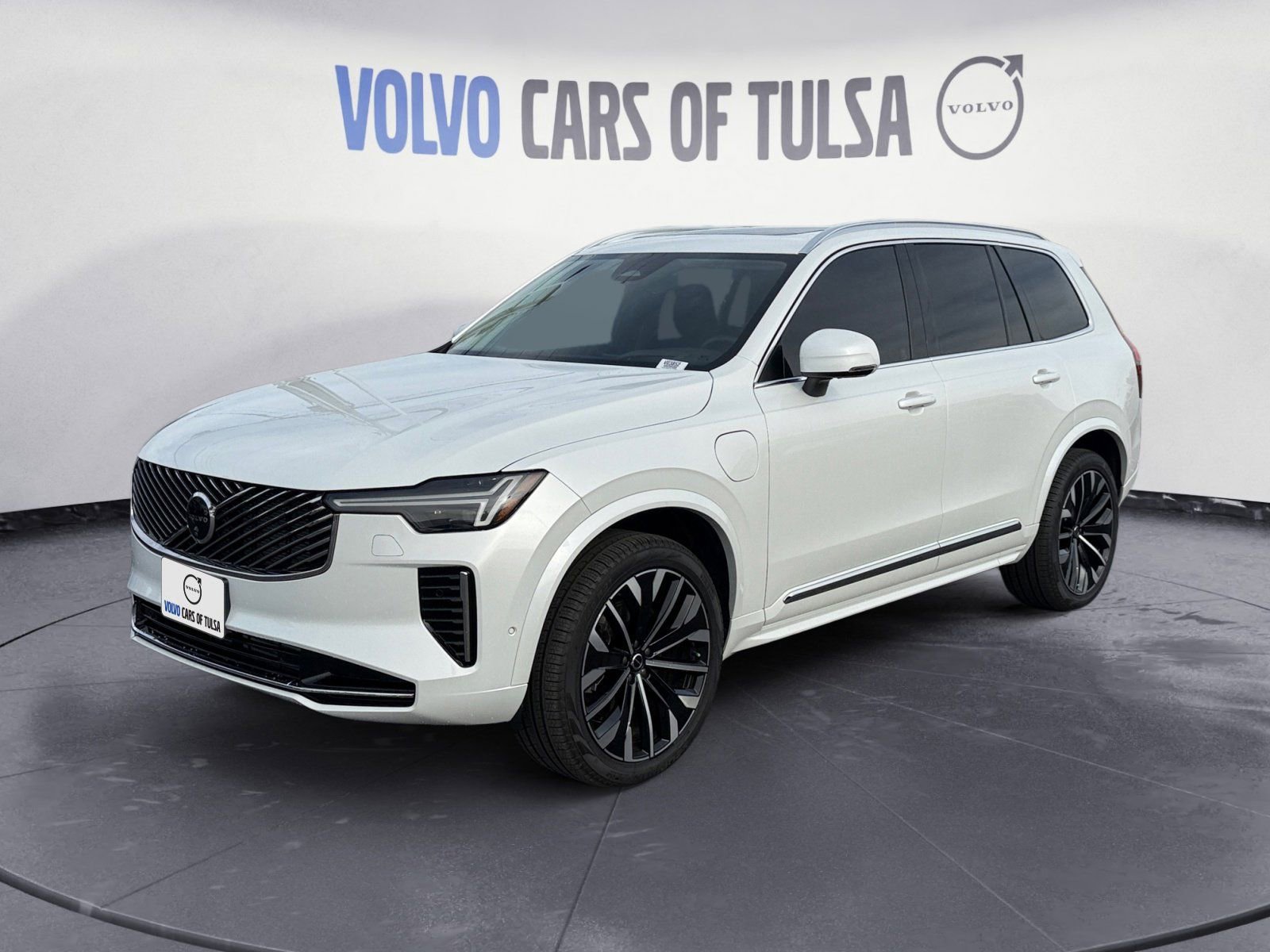 New 2025 Volvo XC90 T8 Ultra w/ Protection Package Premier