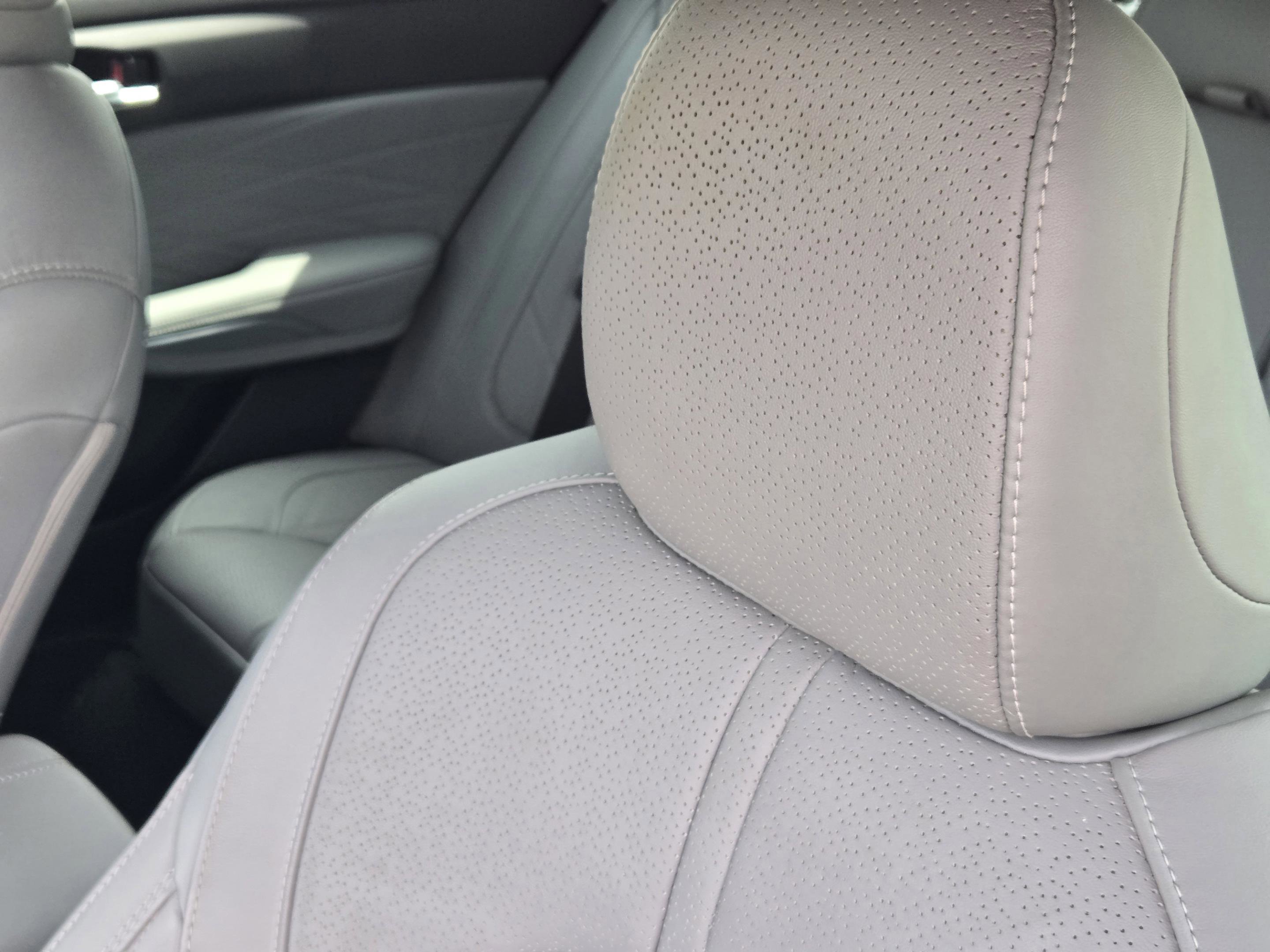 Used 2019 Toyota Avalon Limited w/ Advanced Safety Package image 27