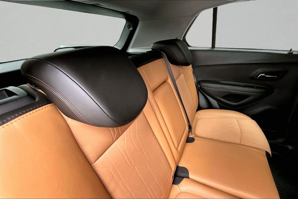Used 2020 Chevrolet Trax LT w/ LT Convenience Package FWD image 25