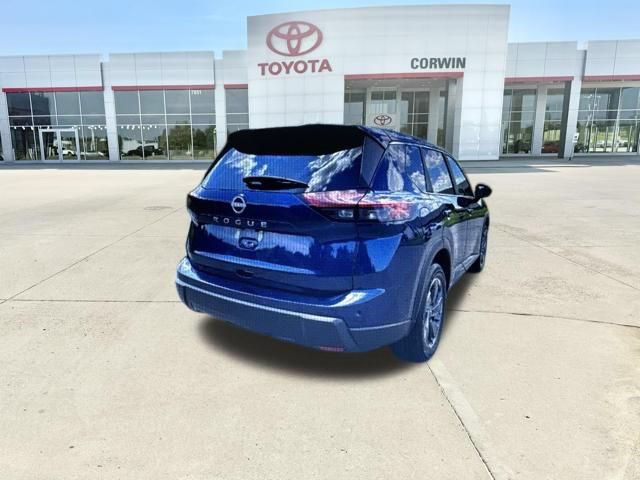 Used 2025 Nissan Rogue SV FWD image 8
