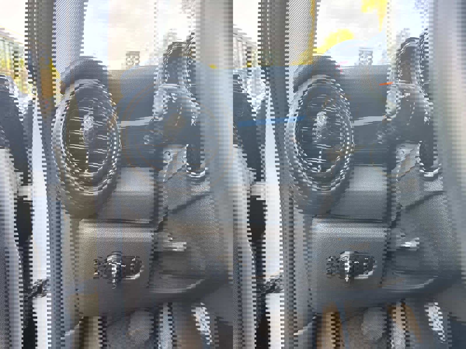 Used 2014 MINI Cooper 2-Door Hardtop image 24