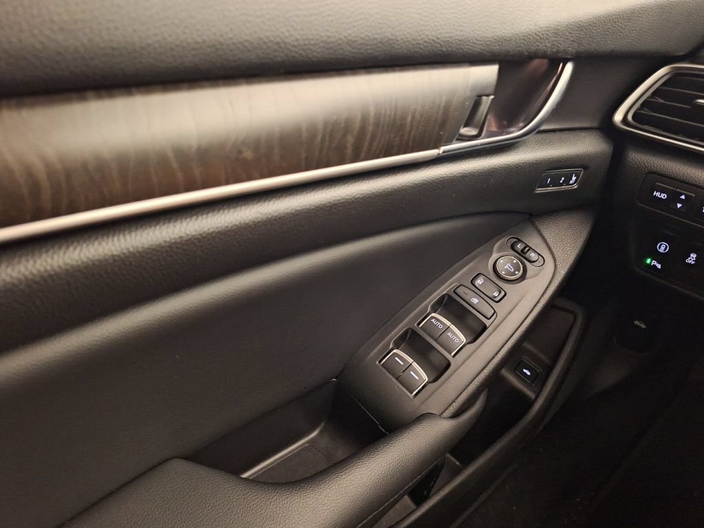 Used 2022 Honda Accord Touring image 21