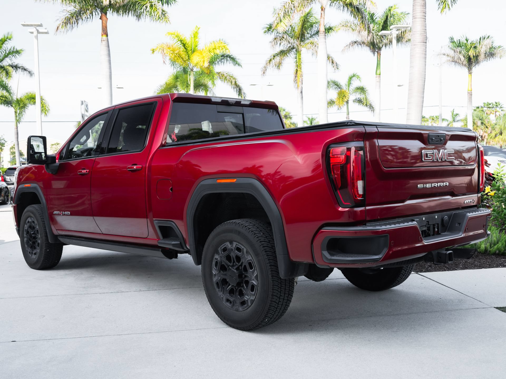 Used 2021 GMC Sierra 2500 AT4 w/ AT4 Premium Plus Package AWD/4WD image 8