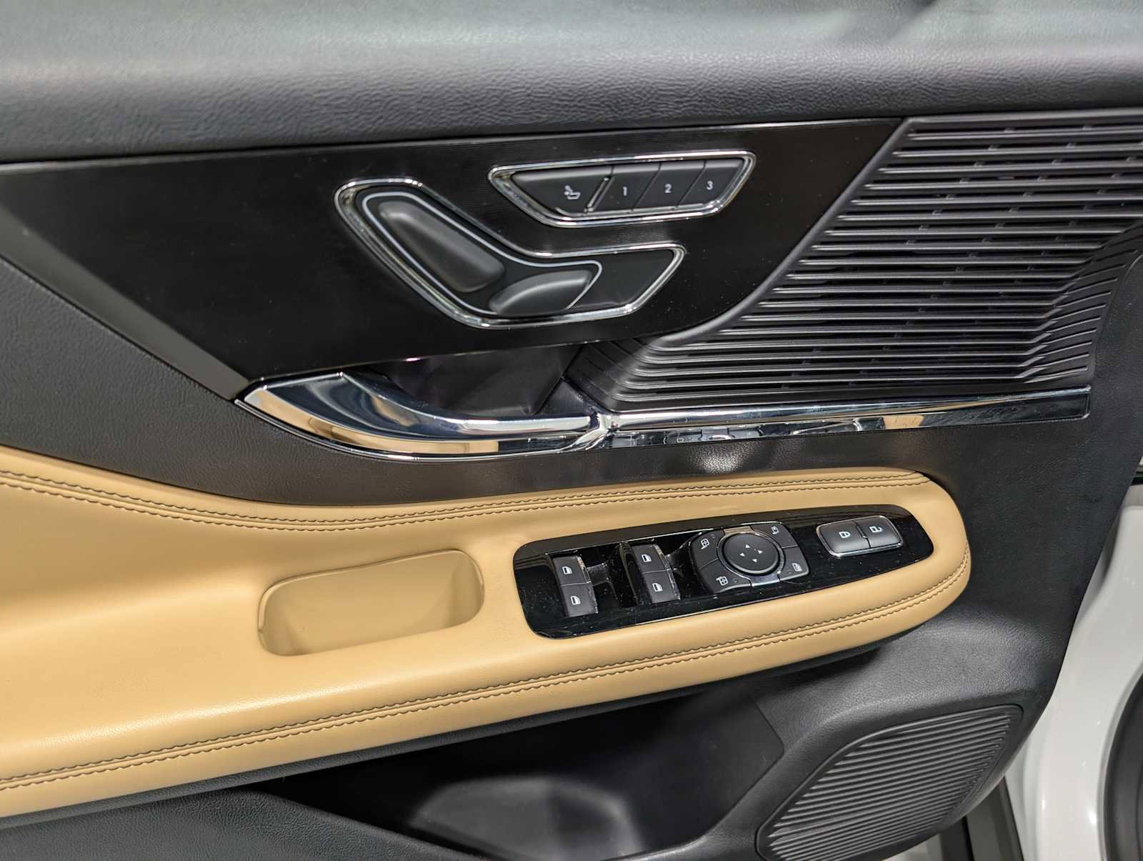 Certified 2022 Lincoln Corsair Reserve image 39