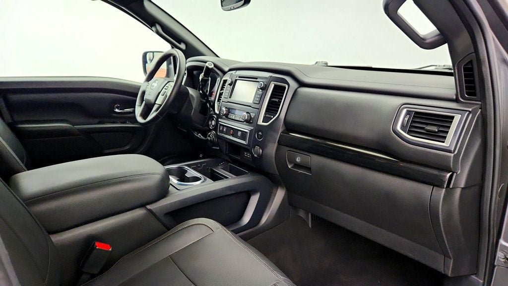 Used 2019 Nissan Titan SV w/ SV Convenience Package AWD/4WD image 22