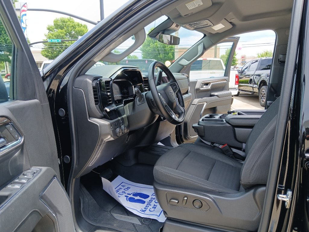 Used 2024 Chevrolet Silverado 1500 RST w/ Protection Package AWD/4WD image 9