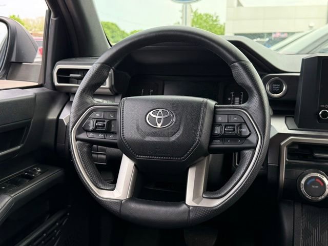 Used 2025 Toyota 4Runner SR5 AWD/4WD image 6