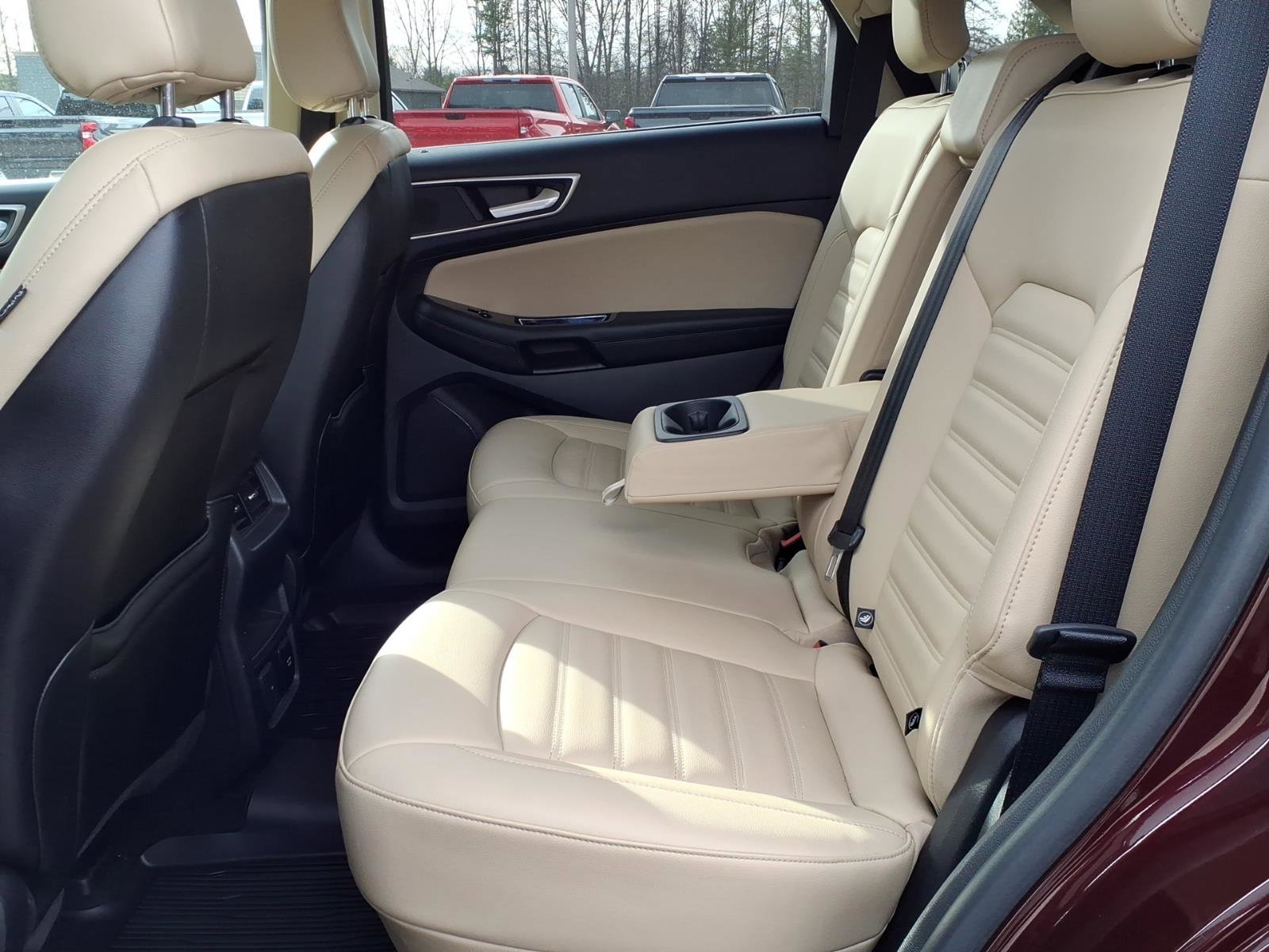 Used 2020 Ford Edge SEL w/ Convenience Package image 26