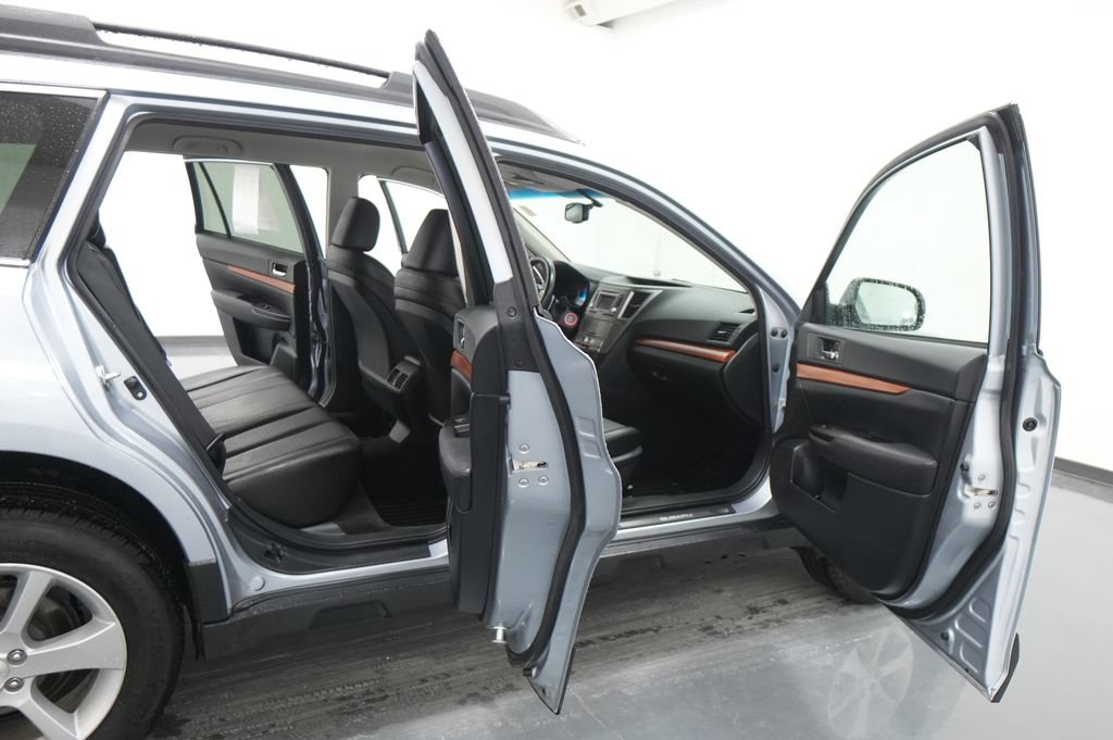 Used 2014 Subaru Outback 2.5i Limited AWD/4WD image 24