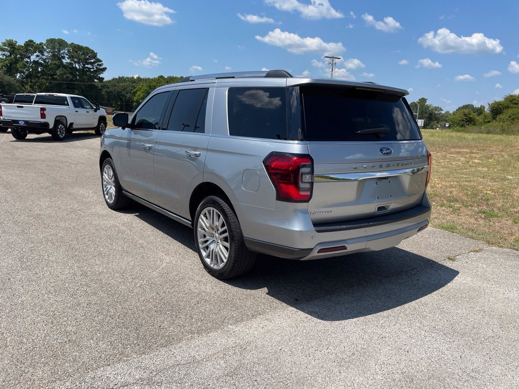 Used 2024 Ford Expedition Limited AWD/4WD image 3