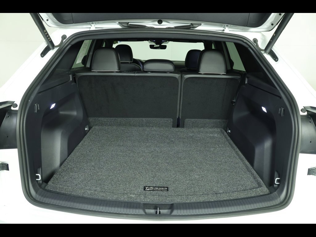 Used 2024 Volkswagen Atlas Cross Sport SEL Premium R-Line image 19