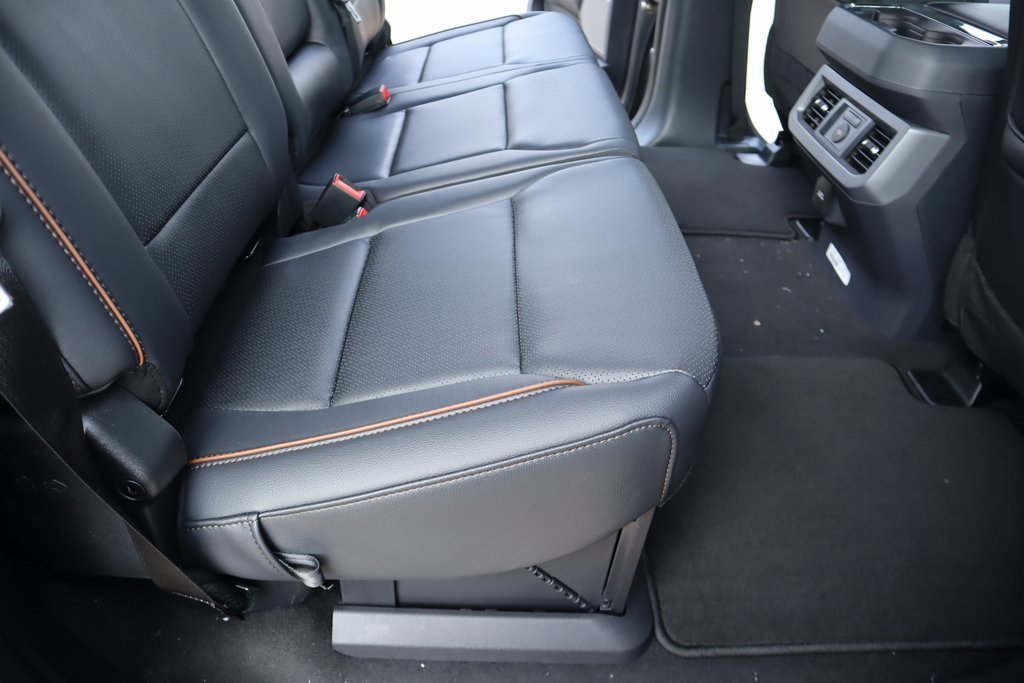 New 2026 Ford F250 Lariat w/ Black Appearance Package image 16