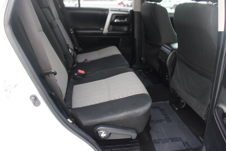 Used 2016 Toyota 4Runner SR5 AWD/4WD image 19