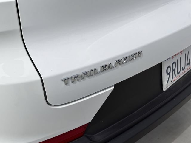 Used 2025 Chevrolet TrailBlazer LS FWD image 4