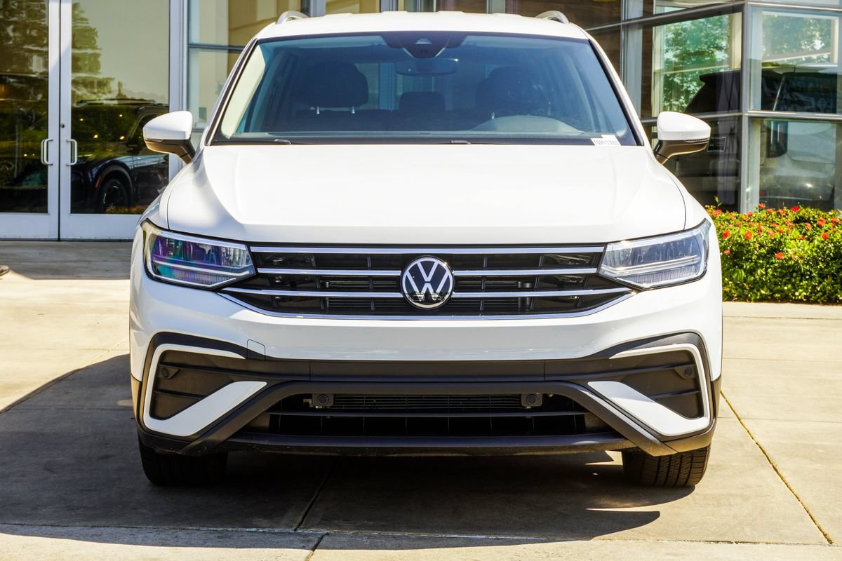 Used 2022 Volkswagen Tiguan SE FWD image 8