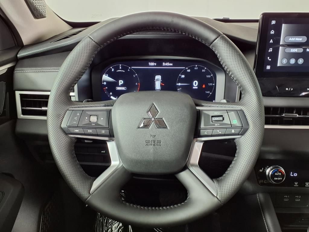 Used 2025 Mitsubishi Outlander SE image 24